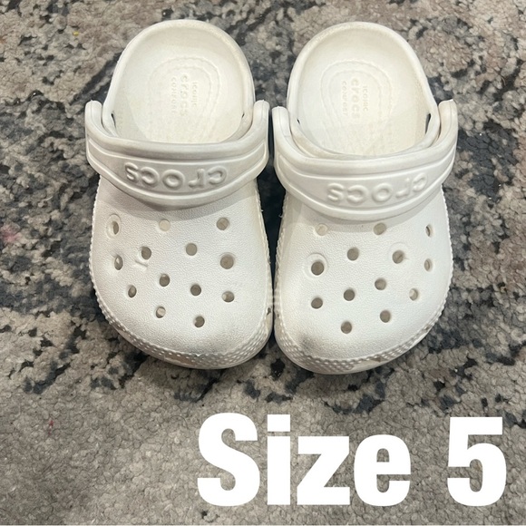 Toddler white crocs size 5 - Picture 1 of 9